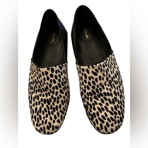 Clarks Pure Tone Black White Combination Calf Hair Spotted Fur Loafers Size 7.5